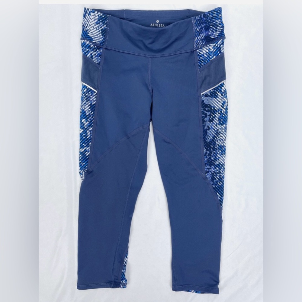 Women’s Athleta Blue Revolve Stride Capri Legging-Blue-Size Medium